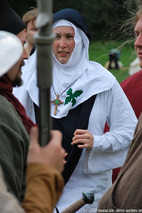 Schwester Columbine im Ermittlungsstress